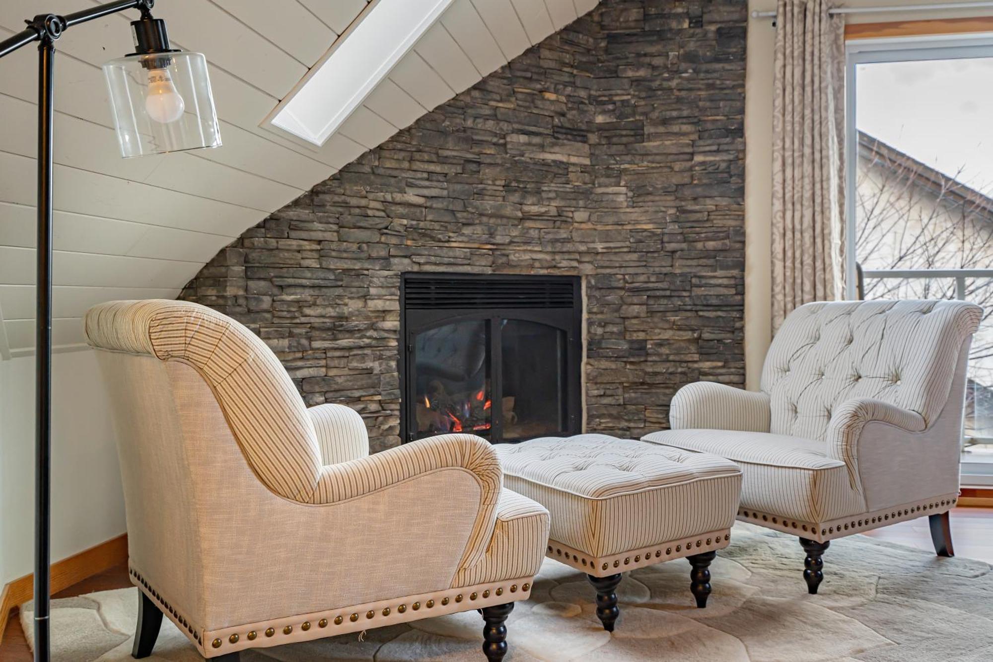 Parkland301 Sunlit 2,000 Ft² Penthouse With Mtn View Apartment Canmore Exterior photo